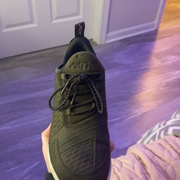 nike airmax 270, too small worn handful of times. - Picture 2 of 3